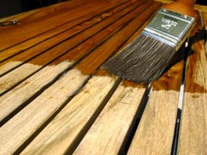 Como Aplicar El Compuesto De Acabado A Los Muebles De Madera
