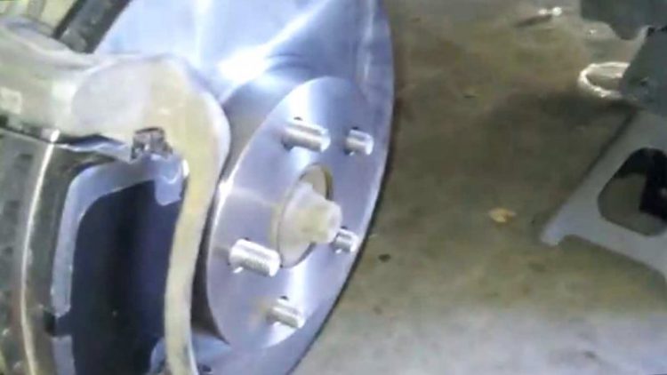 Como Cambiar Los Rotores Traseros 1