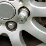 Como Comprobar Las Tuercas De Tu Coche 1 E1619519465555