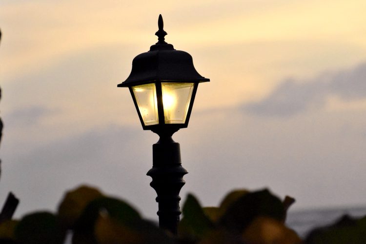 Como Configurar Un Sistema De Luz Recargable