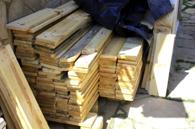 Como Construir Una Puerta Con Paneles De Madera Tratada