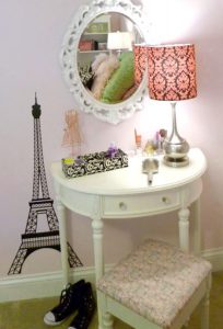 Como Crear Una Elegante Sala De Estar Con Decoracion De Flor De Lis