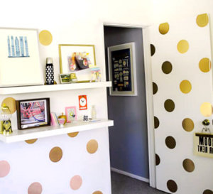 Como Decorar La Puerta De Un Armario
