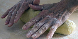 Amasando Pasta De Sal