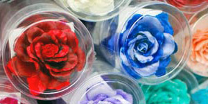 Rosas Artificiales Dentro De Copas