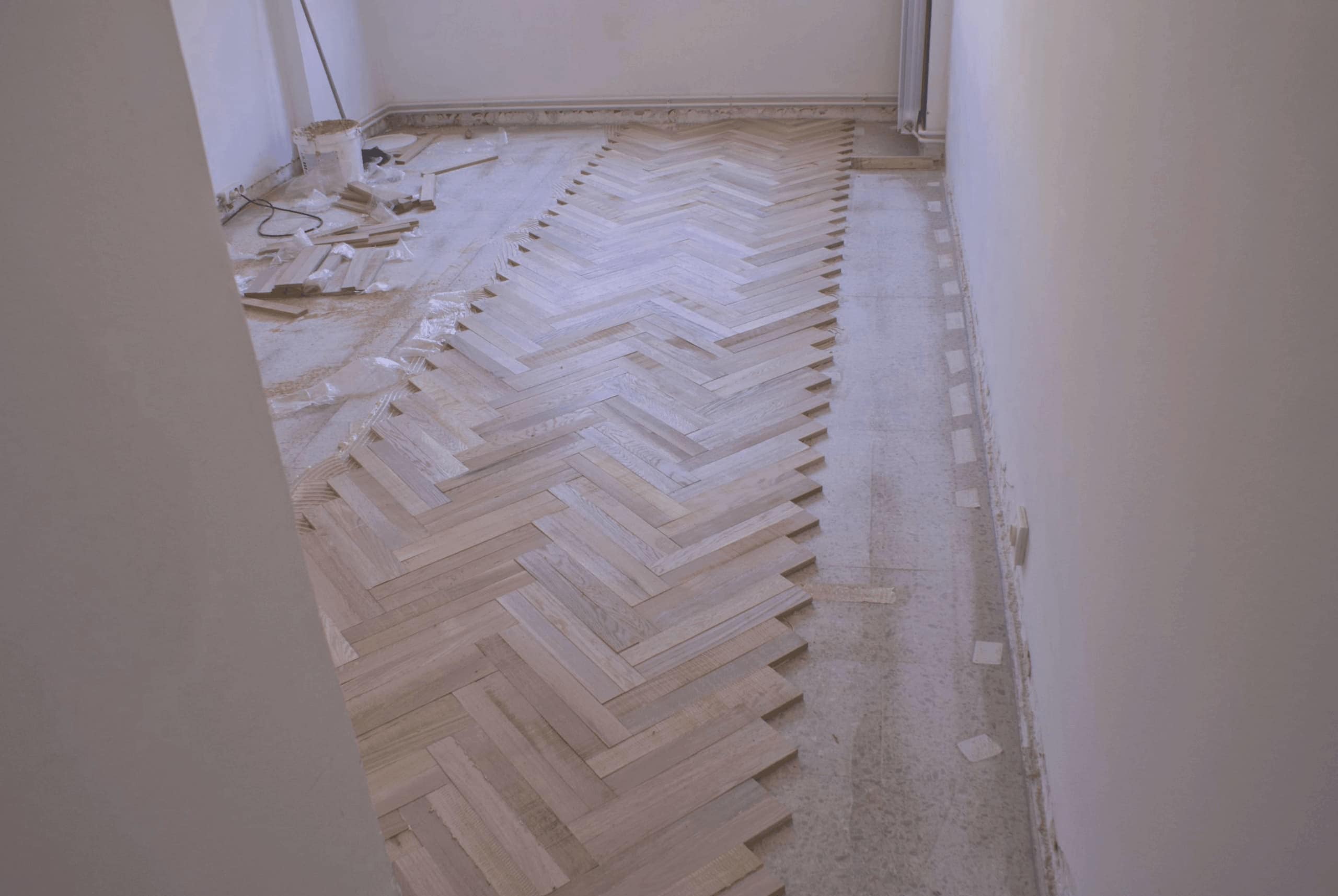 Como Instalar Suelos De Roble Scaled