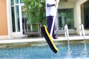 Como Limpiar Las Manchas De Oxido De La Terraza De Su Piscina De Forma Rapida Y Segura 2