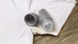 Como Quitar Las Manchas De Sudor De La Ropa