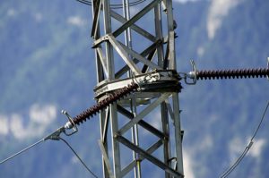 Como Reemplazar Los Aisladores De Cerca Electrica