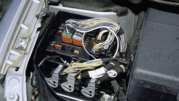 Como Reemplazar Un Fusible De La Bomba De Combustible 3 E1619476972552