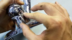 Como Reparar Un Grifo De Montaje En Pared Con Fugas