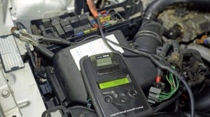 Como Verificar La Bateria De Su Automovil Sin Un Medidor